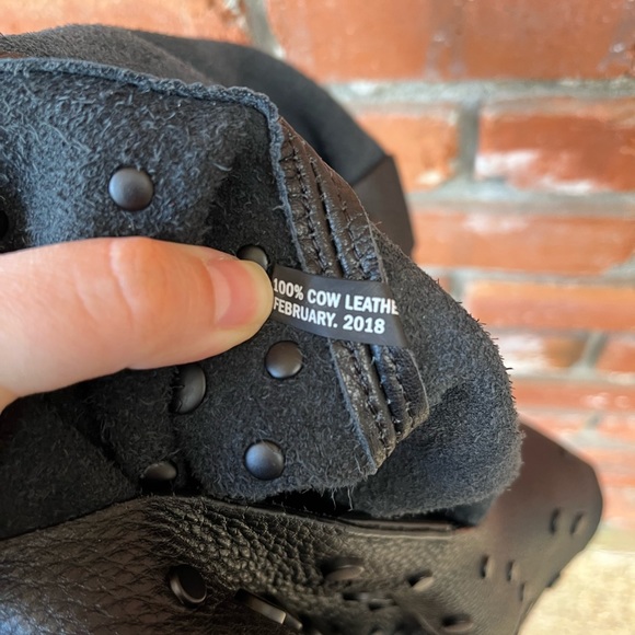 DKNY Wes Leather Studded Hobo Shoulder Bag Black - Picture 6 of 7